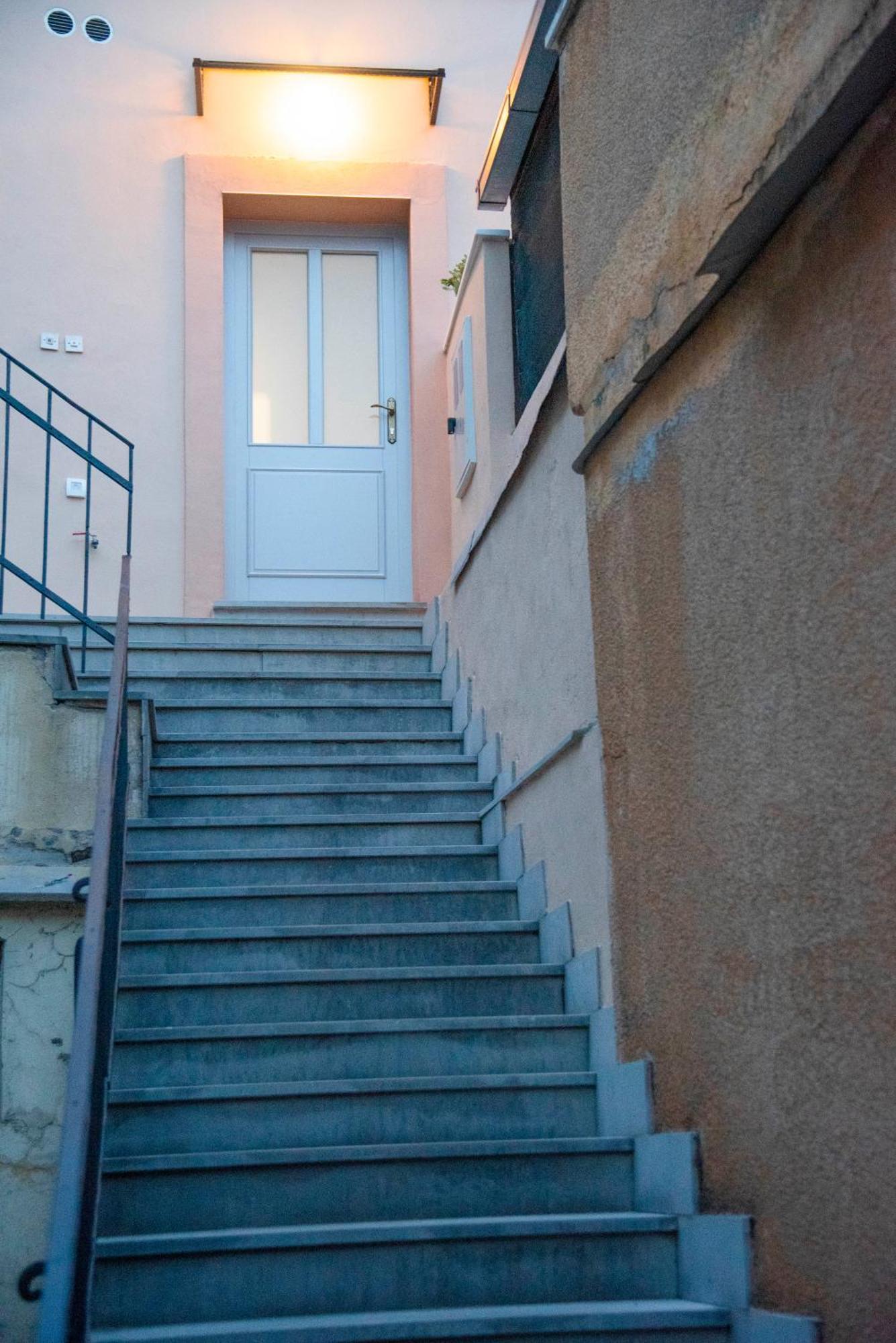 Apartments Allegra Sinj Exterior photo